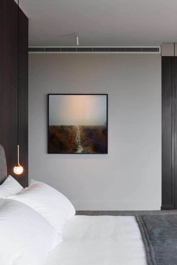 אדלייד Eos By Skycity מראה חיצוני תמונה A painting by the artist